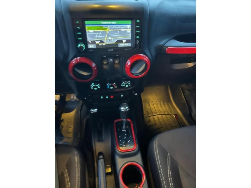 Jeep Wrangler * UNLIMITED SAHARA* CARFAX* АВТО КРЕДИТ* , снимка 14 - Автомобили и джипове - 53214485