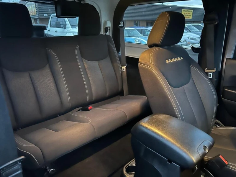 Jeep Wrangler * UNLIMITED SAHARA* CARFAX* АВТО КРЕДИТ* , снимка 15 - Автомобили и джипове - 53214485