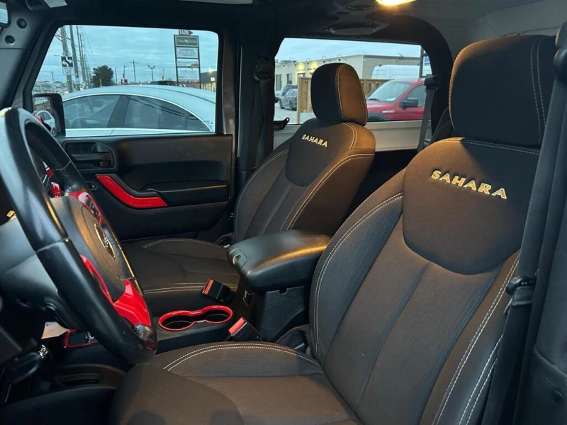 Jeep Wrangler * UNLIMITED SAHARA* CARFAX* АВТО КРЕДИТ* , снимка 12 - Автомобили и джипове - 53214485