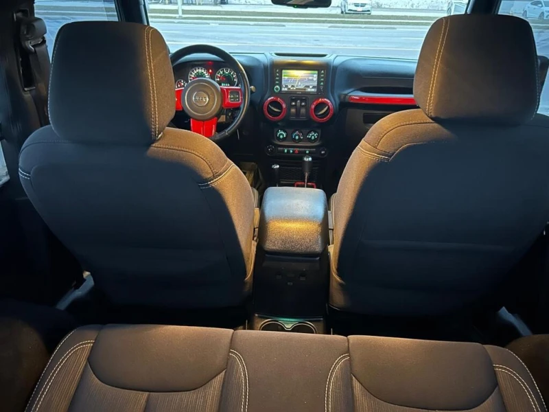 Jeep Wrangler * UNLIMITED SAHARA* CARFAX* АВТО КРЕДИТ* , снимка 10 - Автомобили и джипове - 53214485