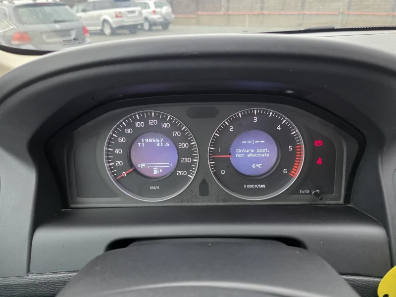 Volvo XC60 2.4D 175kc., снимка 15 - Автомобили и джипове - 53371785
