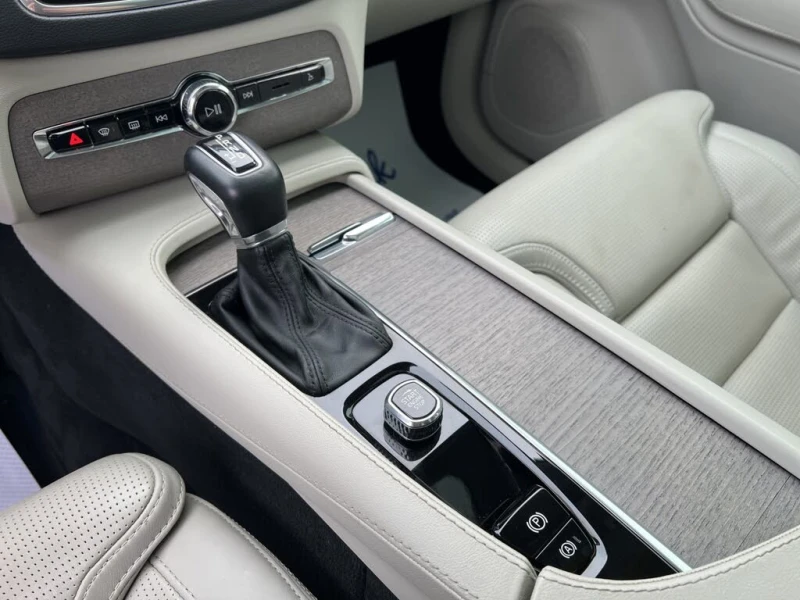 Volvo Xc90 T6 Inscription 6-Passenger AWD, снимка 12 - Автомобили и джипове - 53537128
