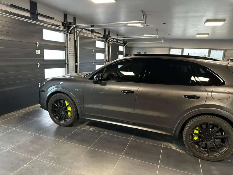 Porsche Cayenne Turbo S E-Hybrid CARFAX, снимка 2 - Автомобили и джипове - 53561658