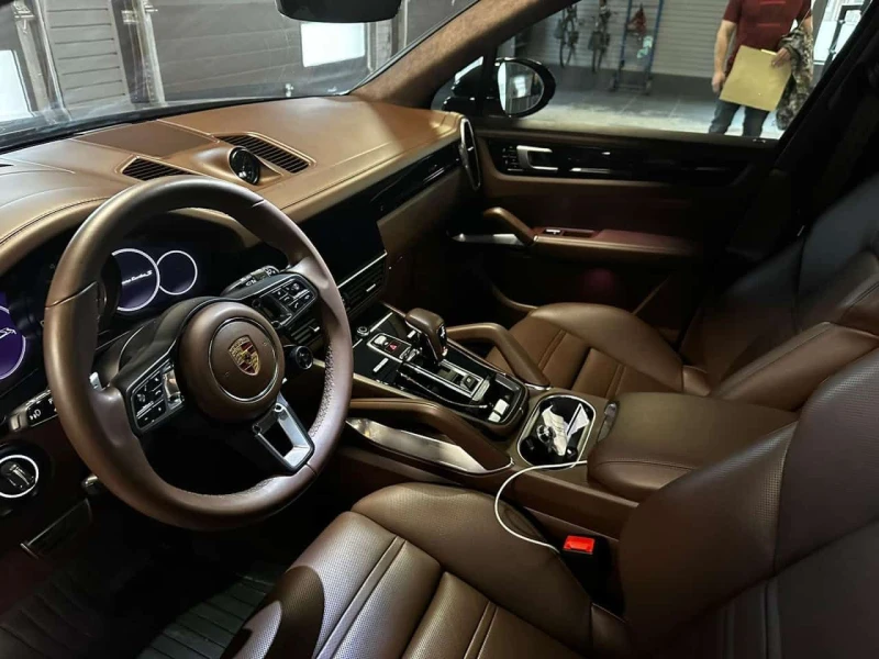 Porsche Cayenne Turbo S E-Hybrid CARFAX, снимка 5 - Автомобили и джипове - 53561658