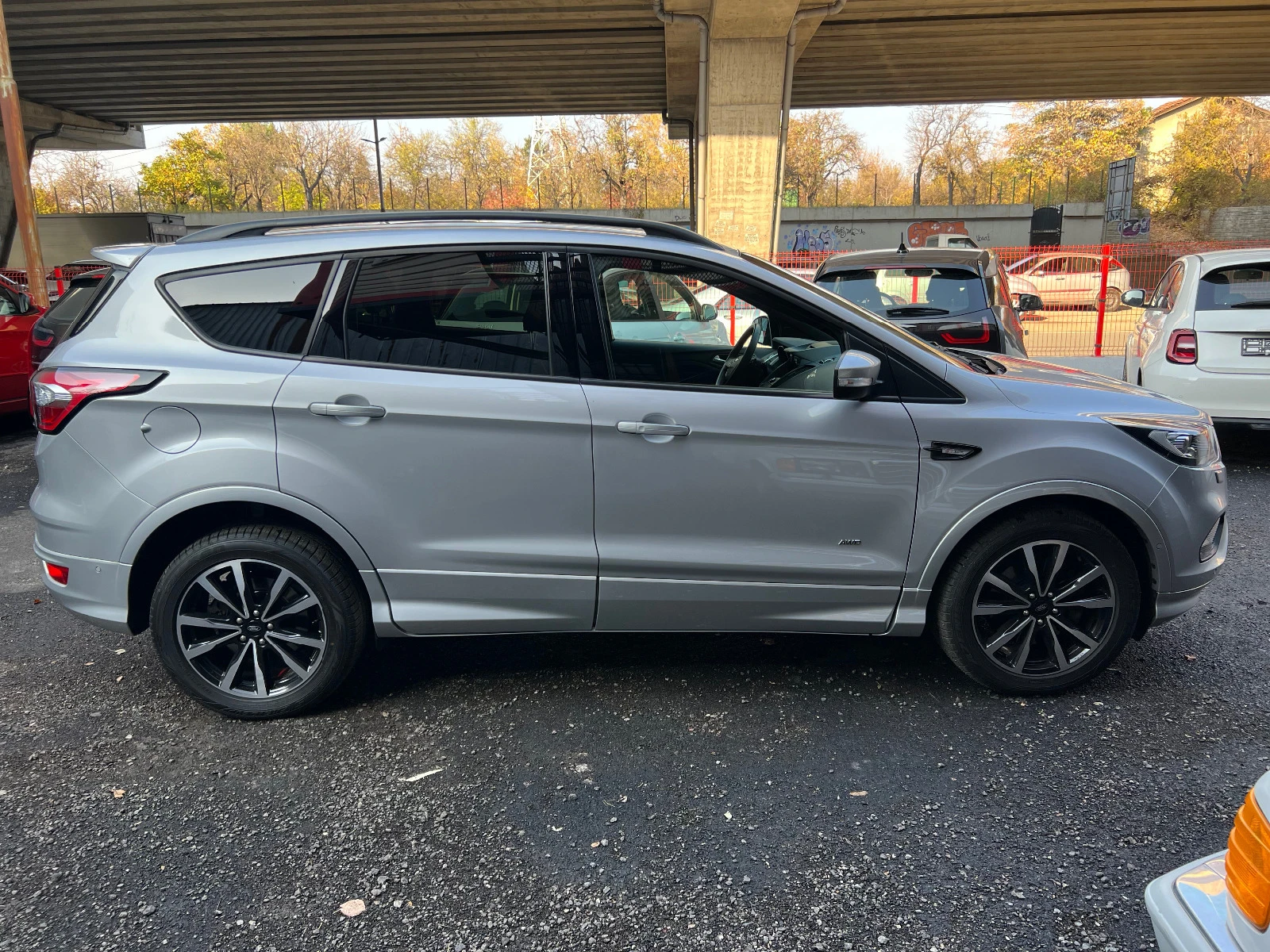 Ford Kuga ST-Line 2.0 TDCi AWD Pano Navi Kamera LED - изображение 5