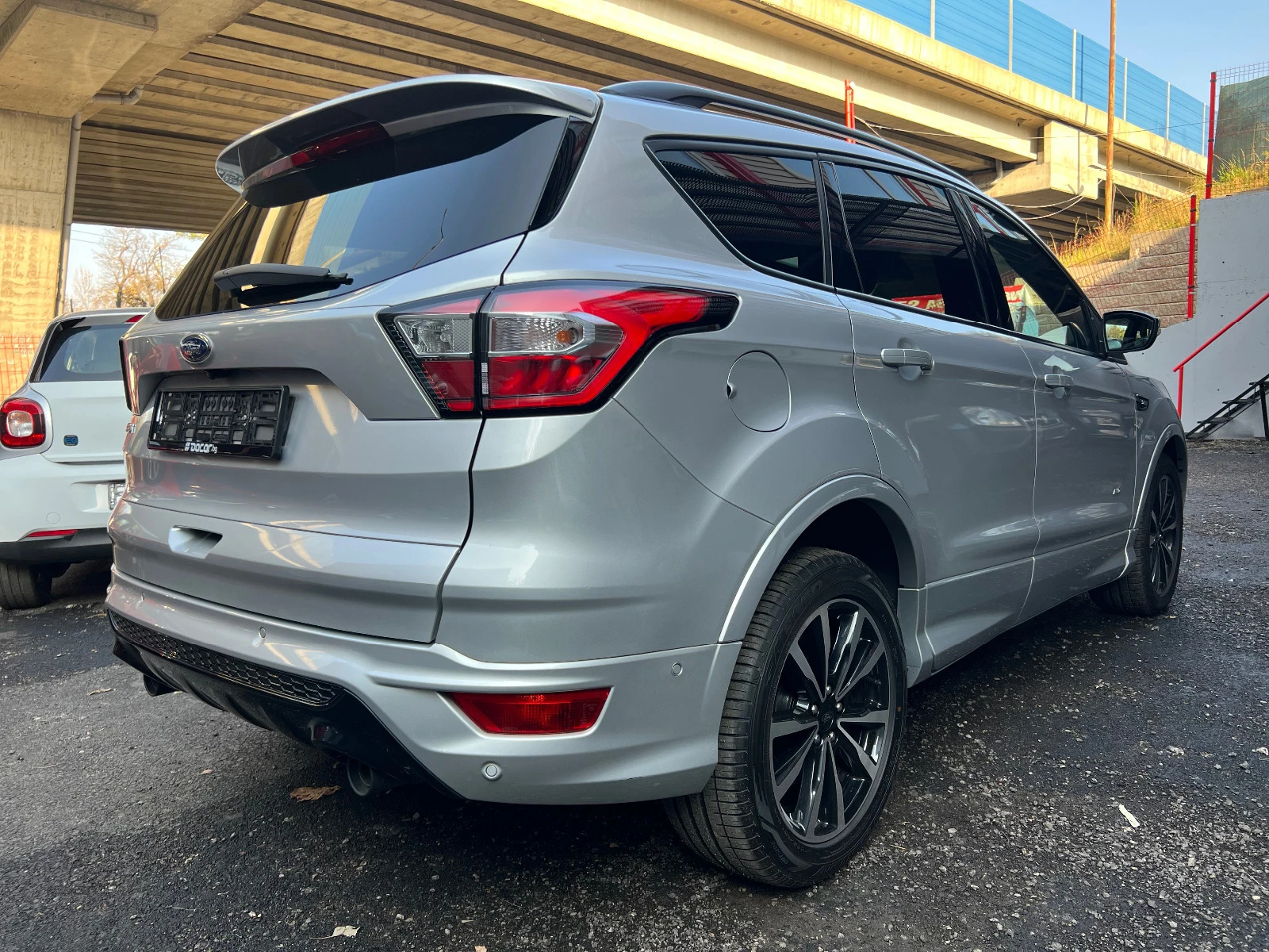 Ford Kuga ST-Line 2.0 TDCi AWD Pano Navi Kamera LED - изображение 4