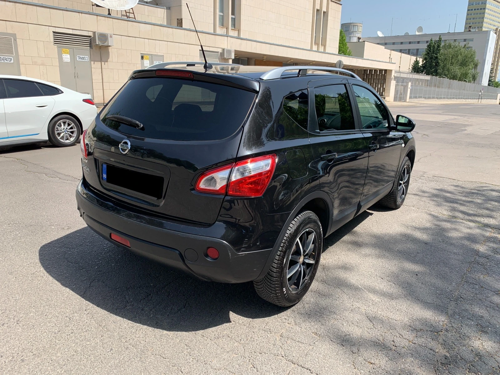 Nissan Qashqai 2.0i 4WD - изображение 5