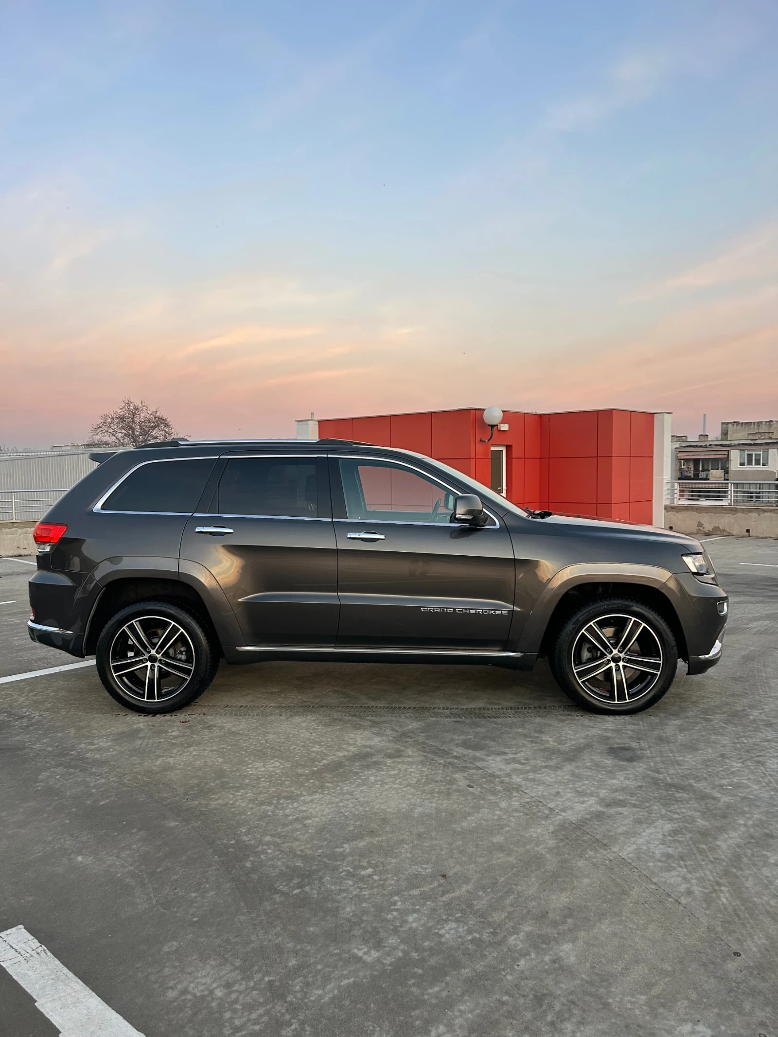 Jeep Grand cherokee 3.0 CRDI // SUMMIT // 8ZF - изображение 2