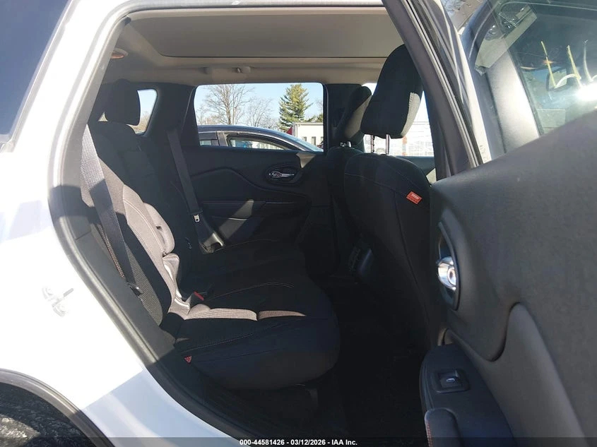 Jeep Cherokee 2.4l 75Th Anniversary Edition 4X4, снимка 8 - Автомобили и джипове - 53960504