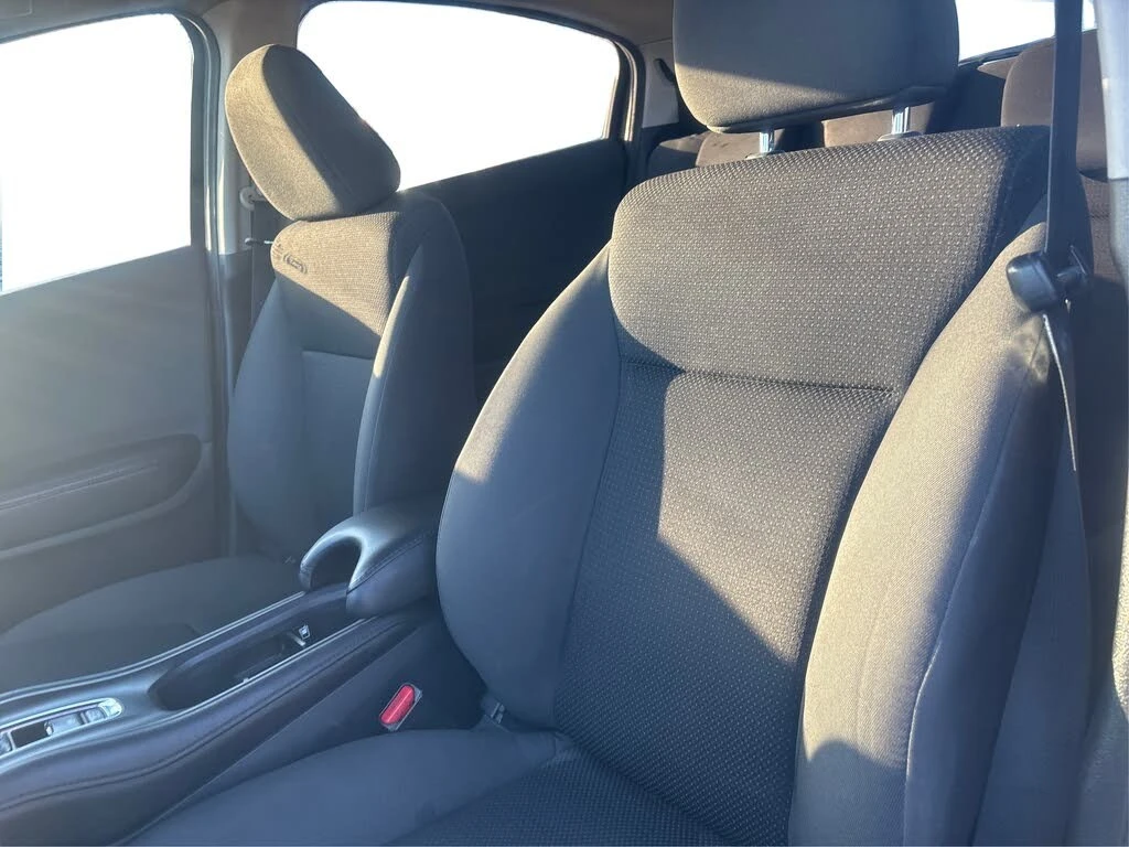 Honda Hr-v LX* AWD* АвтоКредит* (ЦЕНА ДО БГ), снимка 7 - Автомобили и джипове - 54113460