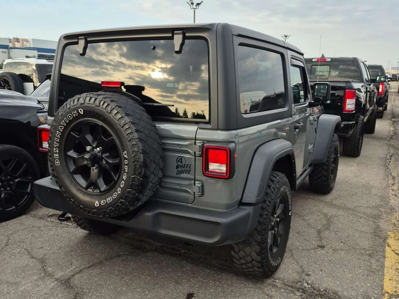 Jeep Wrangler  WILLYS / CARFAX / ЦЕНА ДО БЪЛГАРИЯ , снимка 3 - Автомобили и джипове - 55281980