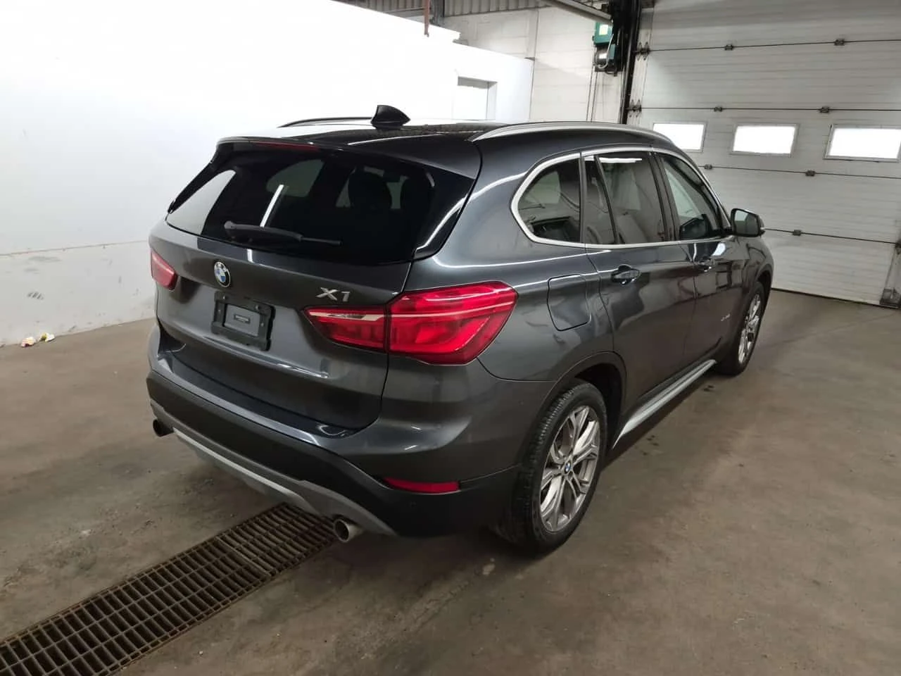 BMW X1 XDRIVE28I/СARFAX/ПОДГРЕВ/ПАНО/ПАМЕТ, снимка 3 - Автомобили и джипове - 55451376