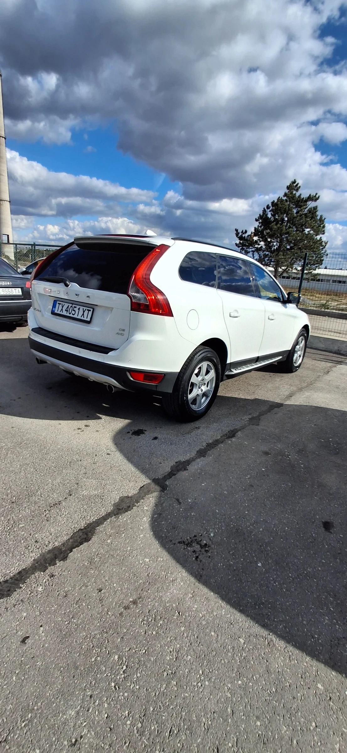 Volvo XC60, снимка 4 - Автомобили и джипове - 56330965