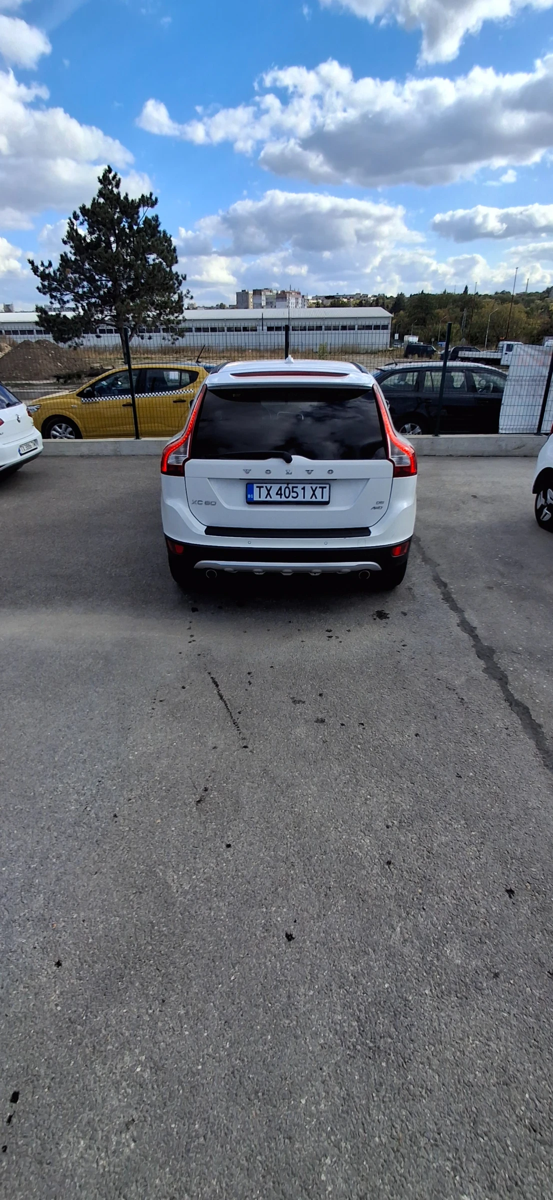 Volvo XC60, снимка 3 - Автомобили и джипове - 56330965