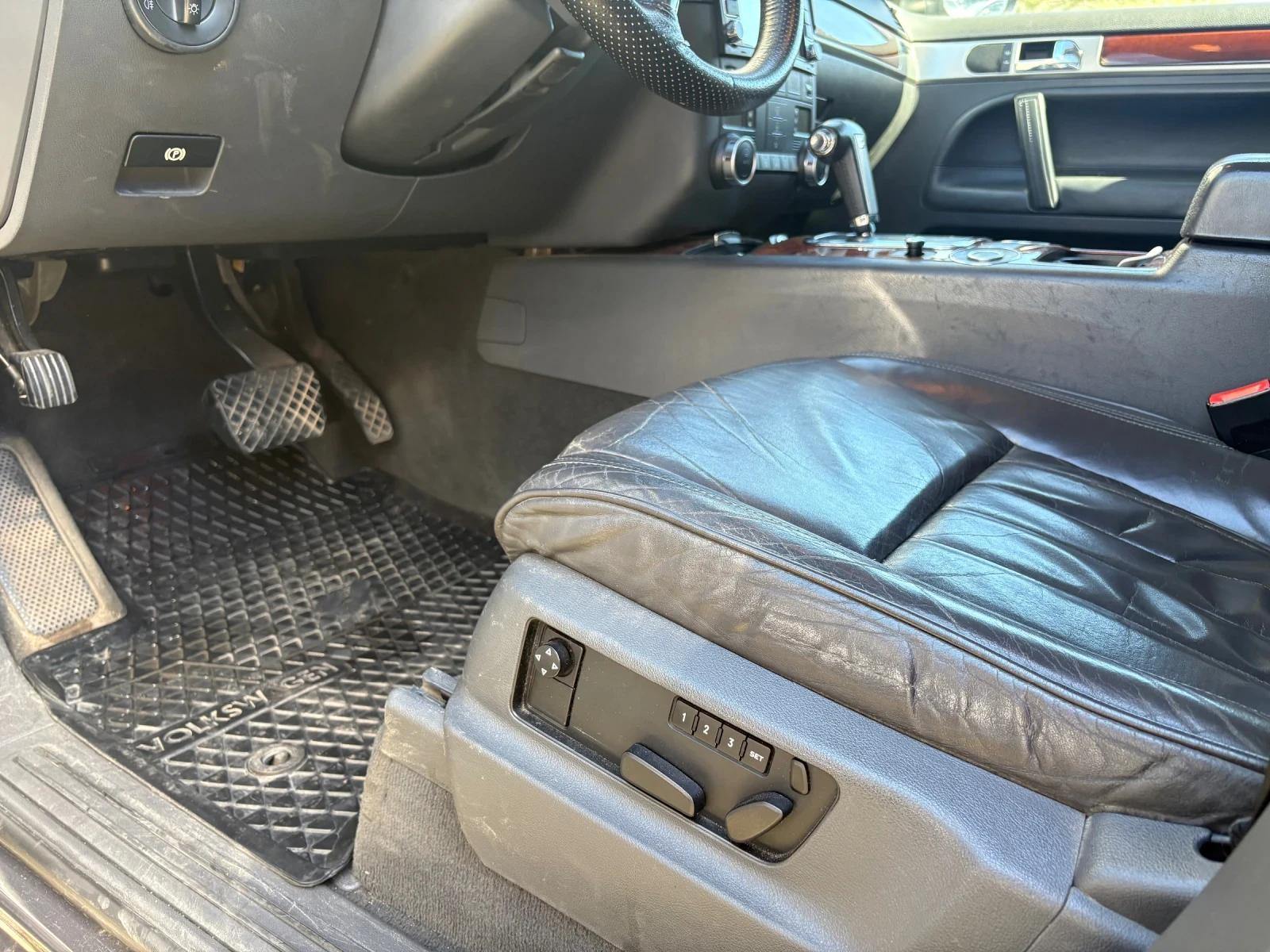 VW Touareg, снимка 10 - Автомобили и джипове - 56480404