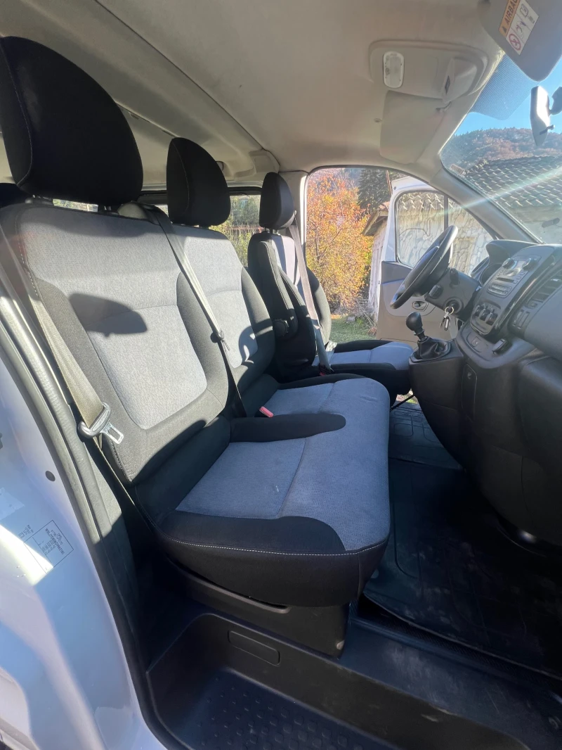 Opel Vivaro Дълга база 1.6 BiTurbo 125k.c 8+ 1, БАРТЕР, снимка 10 - Бусове и автобуси - 52181984