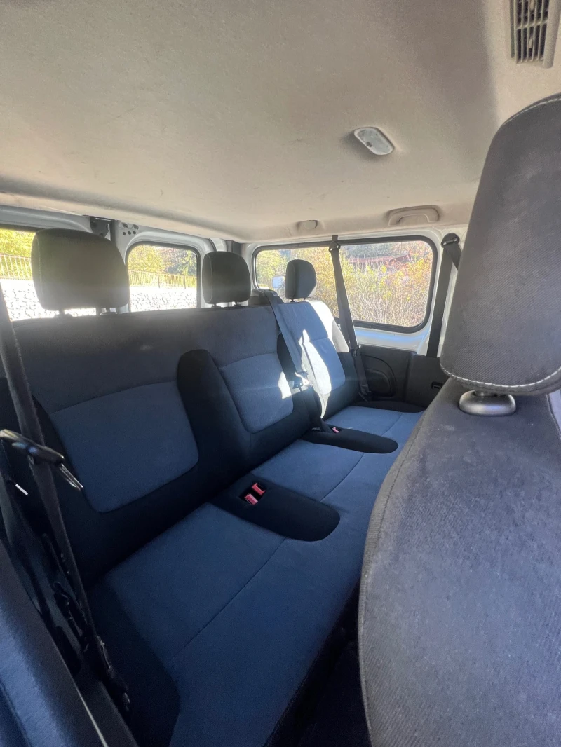 Opel Vivaro Дълга база 1.6 BiTurbo 125k.c 8+ 1, БАРТЕР, снимка 11 - Бусове и автобуси - 52181984