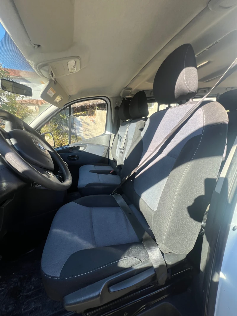 Opel Vivaro Дълга база 1.6 BiTurbo 125k.c 8+ 1, БАРТЕР, снимка 9 - Бусове и автобуси - 52181984