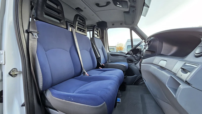 Iveco Daily 35C15 3.0D 6SP SL-КЛИМАТИК-410 МЕЖДУОСИЕ-ЛИЗИНГ, снимка 12 - Бусове и автобуси - 52927886