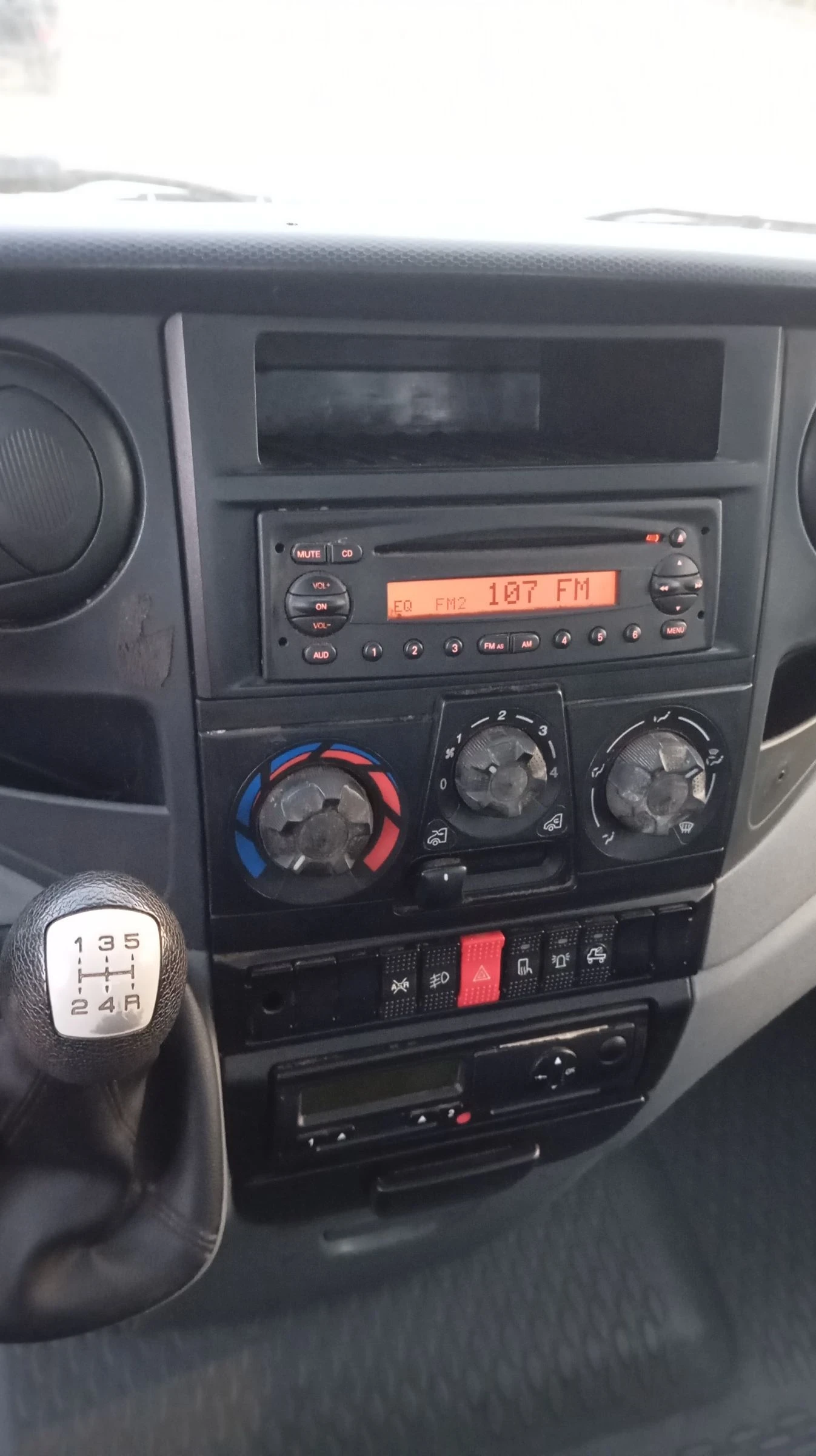 Iveco 4010 Бордови с кран 990кг - изображение 10
