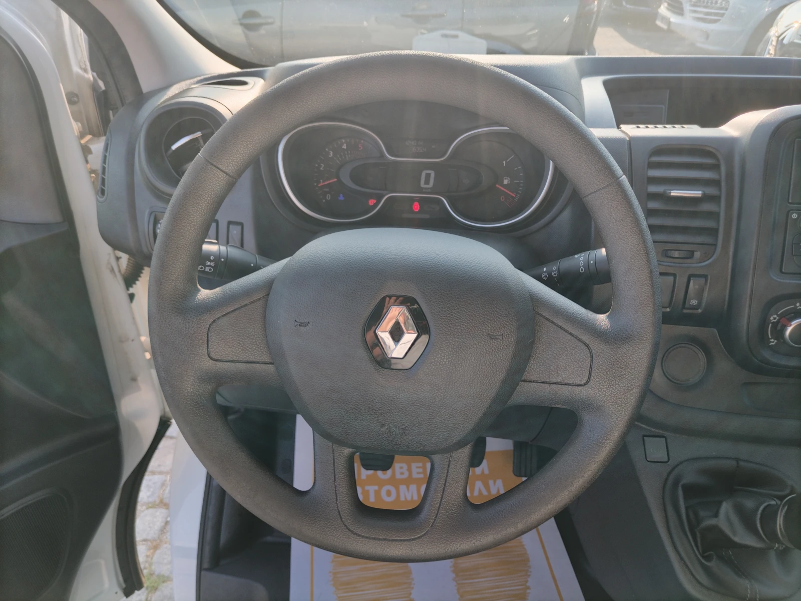 Renault Trafic 2.0 dCi/120 к.с/Life - изображение 10