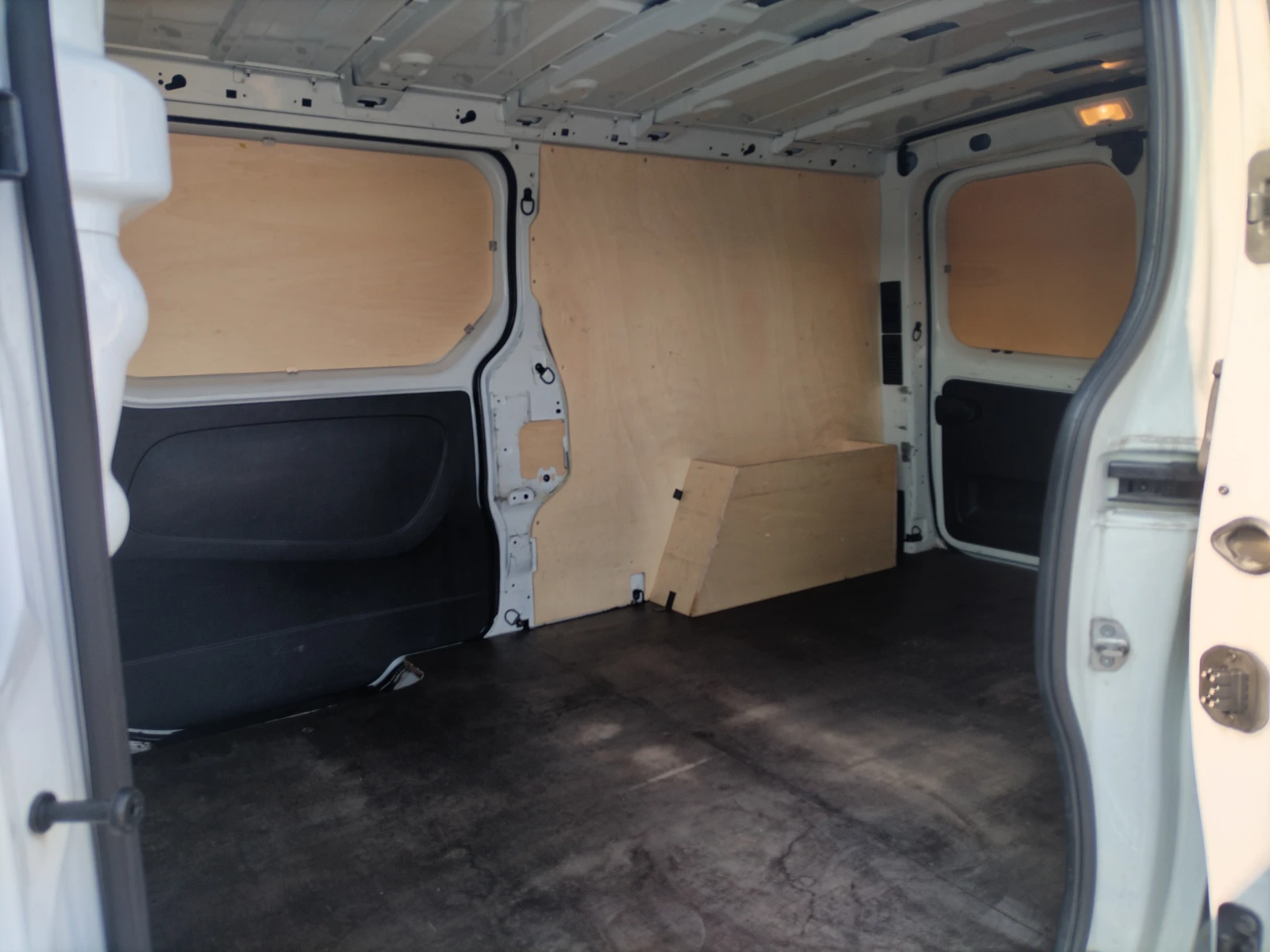 Renault Trafic 2.0 dCi/120 к.с/Life - изображение 9