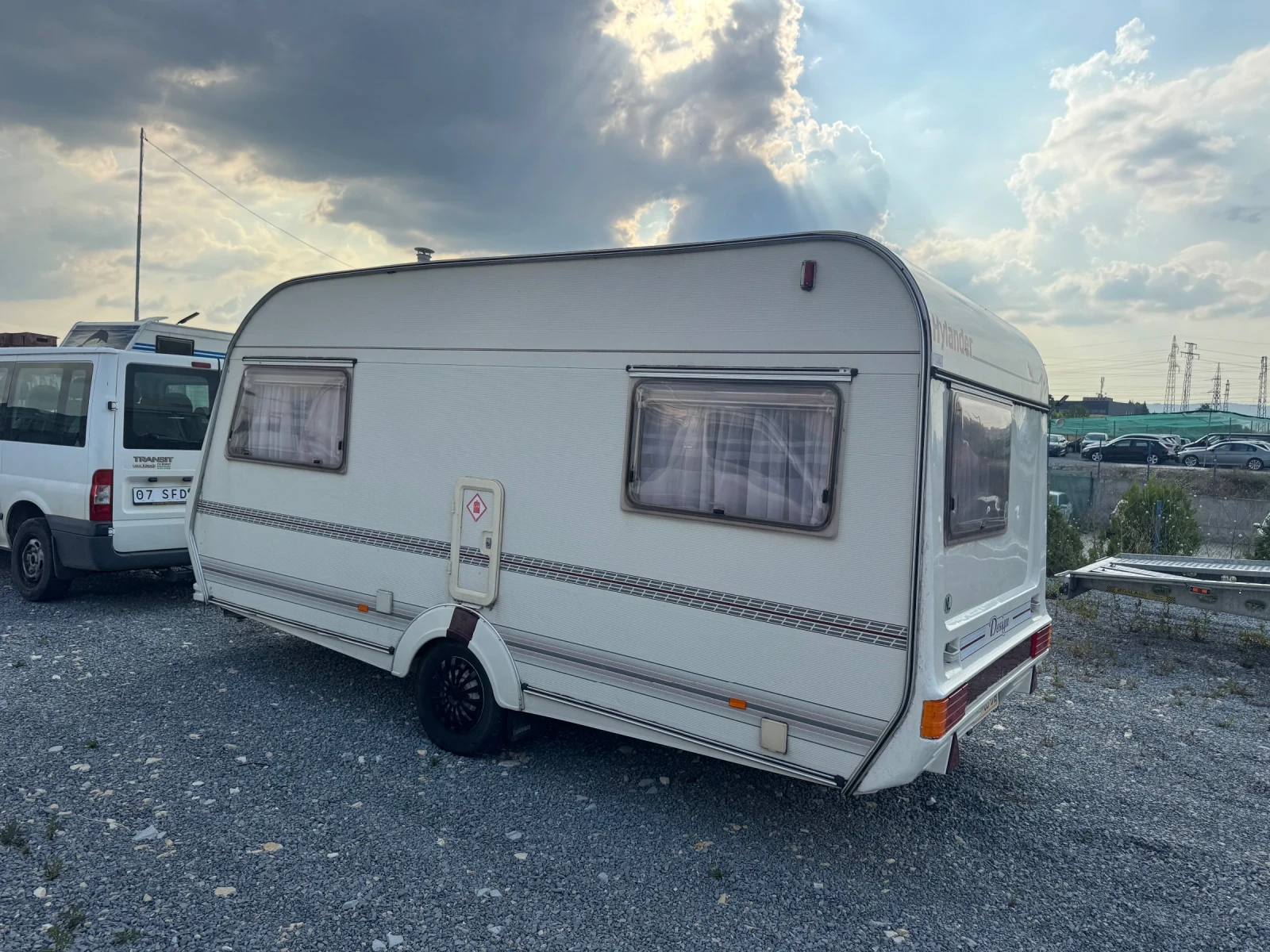 Каравана HYMER / ERIBA, снимка 4 - Каравани и кемпери - 55362960