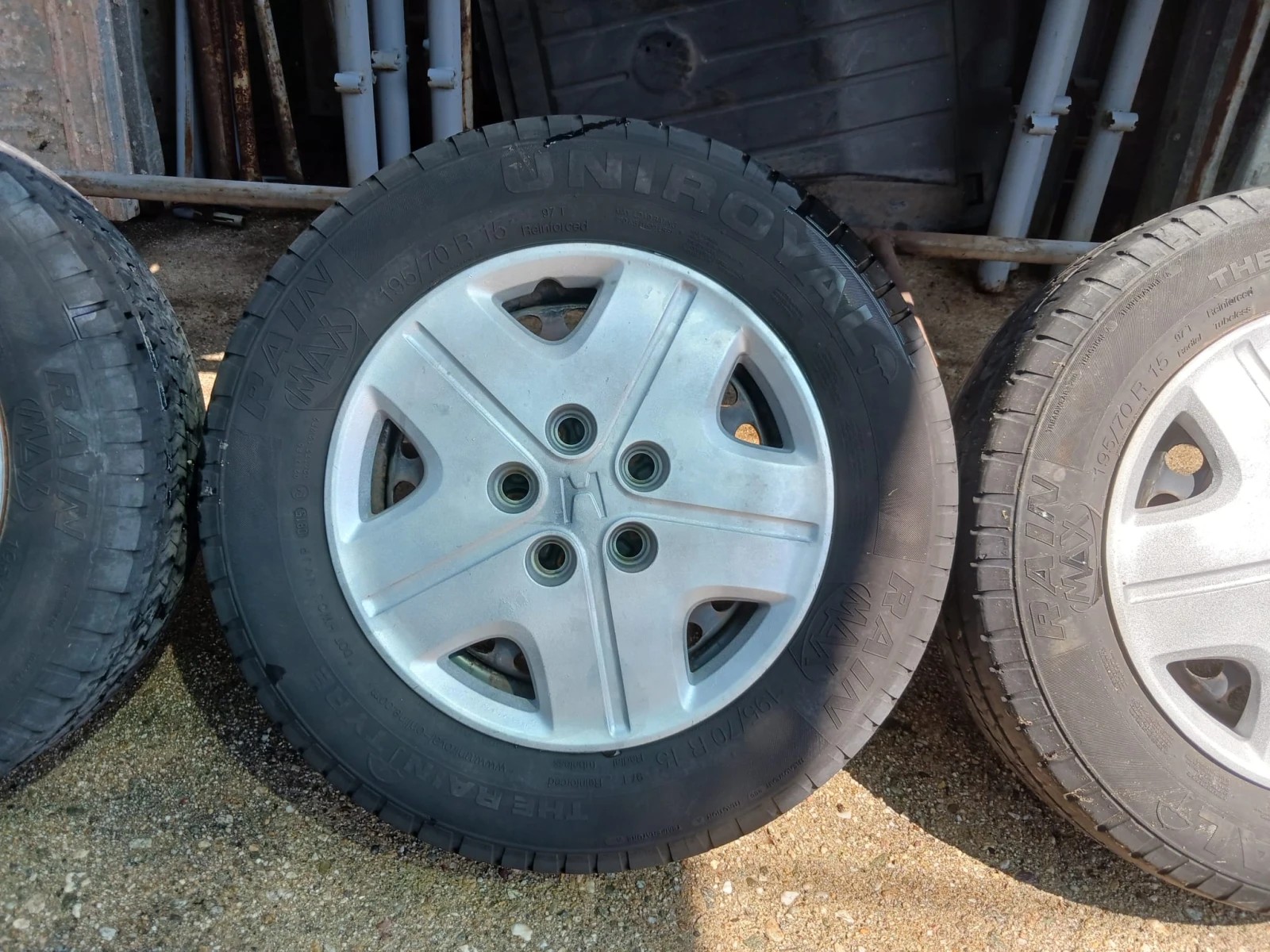    195/70R15  Honda Hr-v | Mobile.bg   2