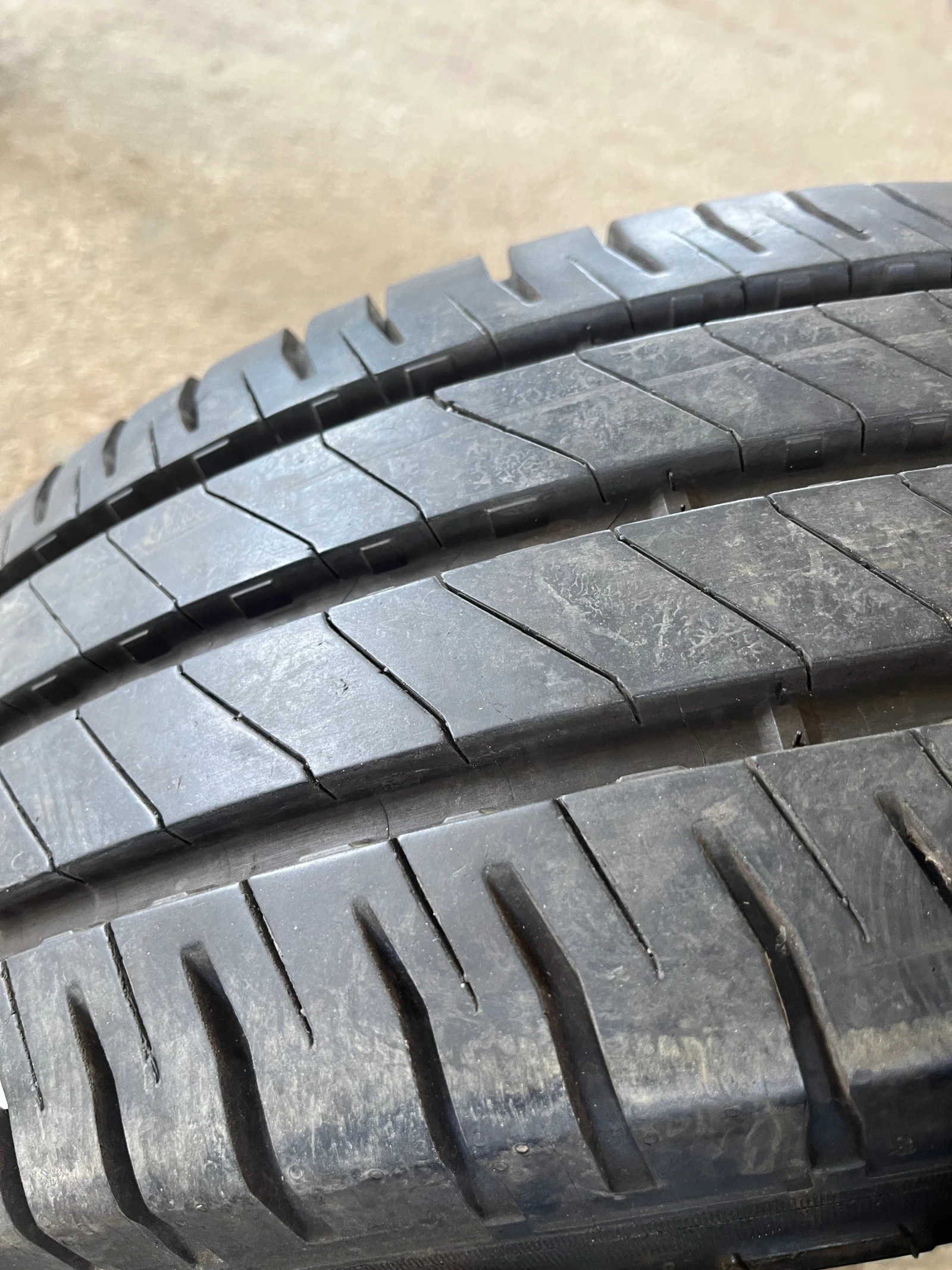Гуми Летни 225/70R15, снимка 2 - Гуми и джанти - 54157614