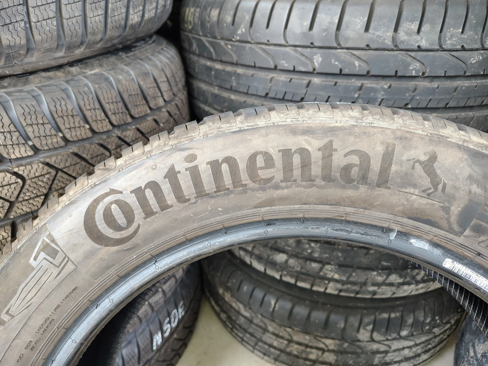 Гуми Всесезонни 195/60R18, снимка 4 - Гуми и джанти - 55843836
