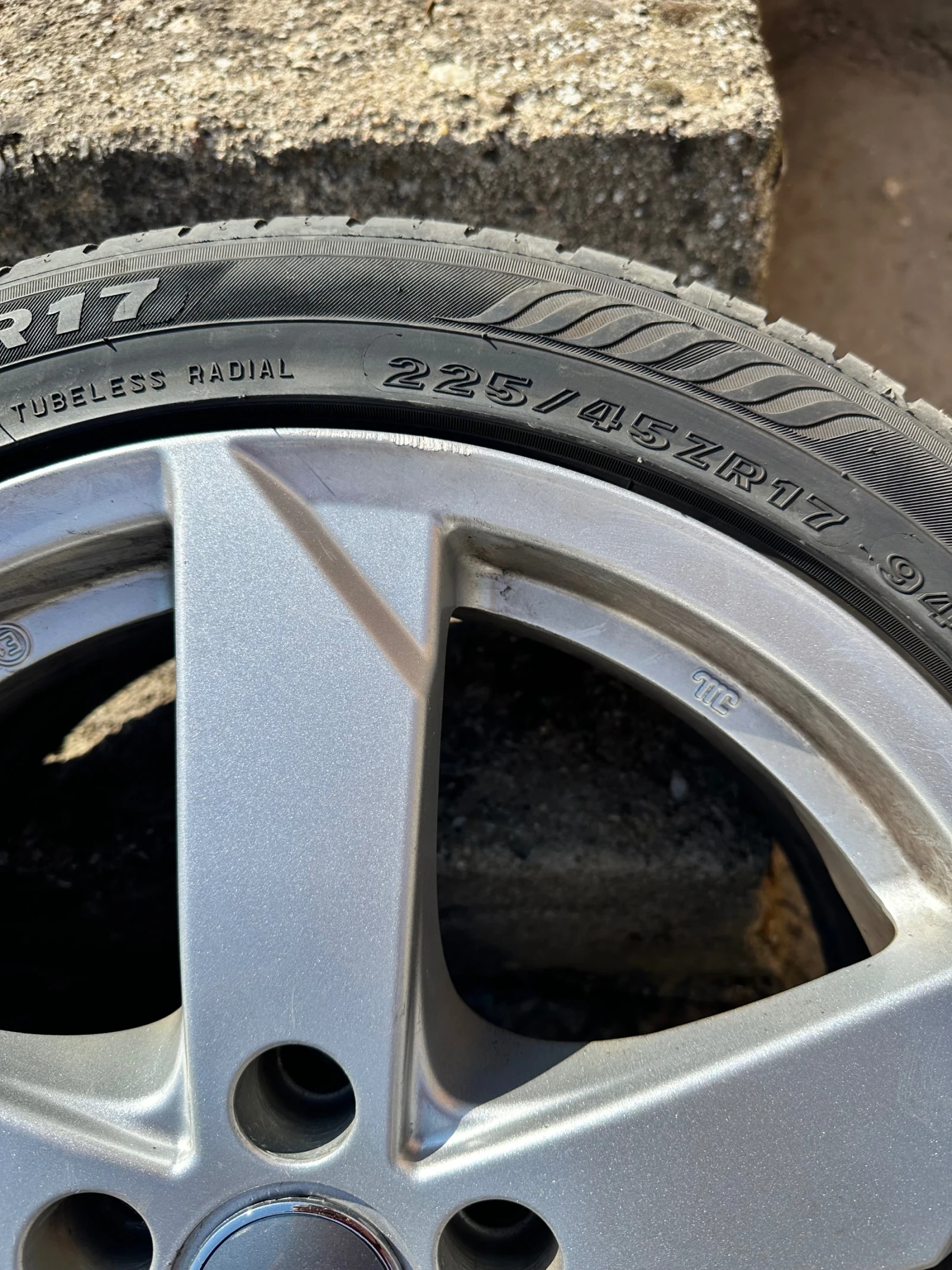 ���� � ������ 225/45R17 | Mobile.bg � ����������� 5