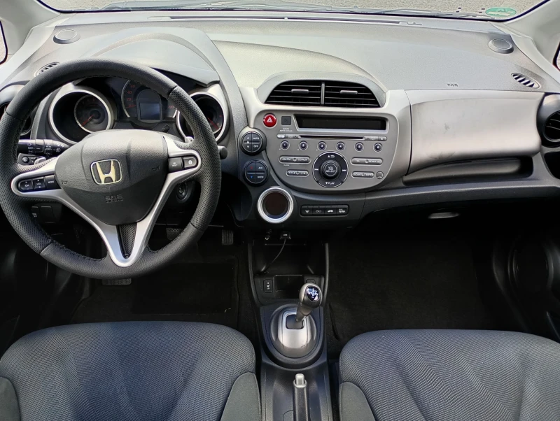 Honda Jazz 1.4i Автоматик, снимка 10 - Автомобили и джипове - 47633802