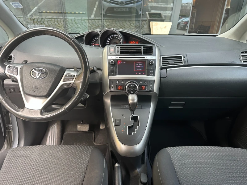 Toyota Verso, снимка 14 - Автомобили и джипове - 48127517