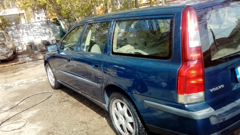 Volvo V70 2.4 d 5, снимка 9 - Автомобили и джипове - 48168420