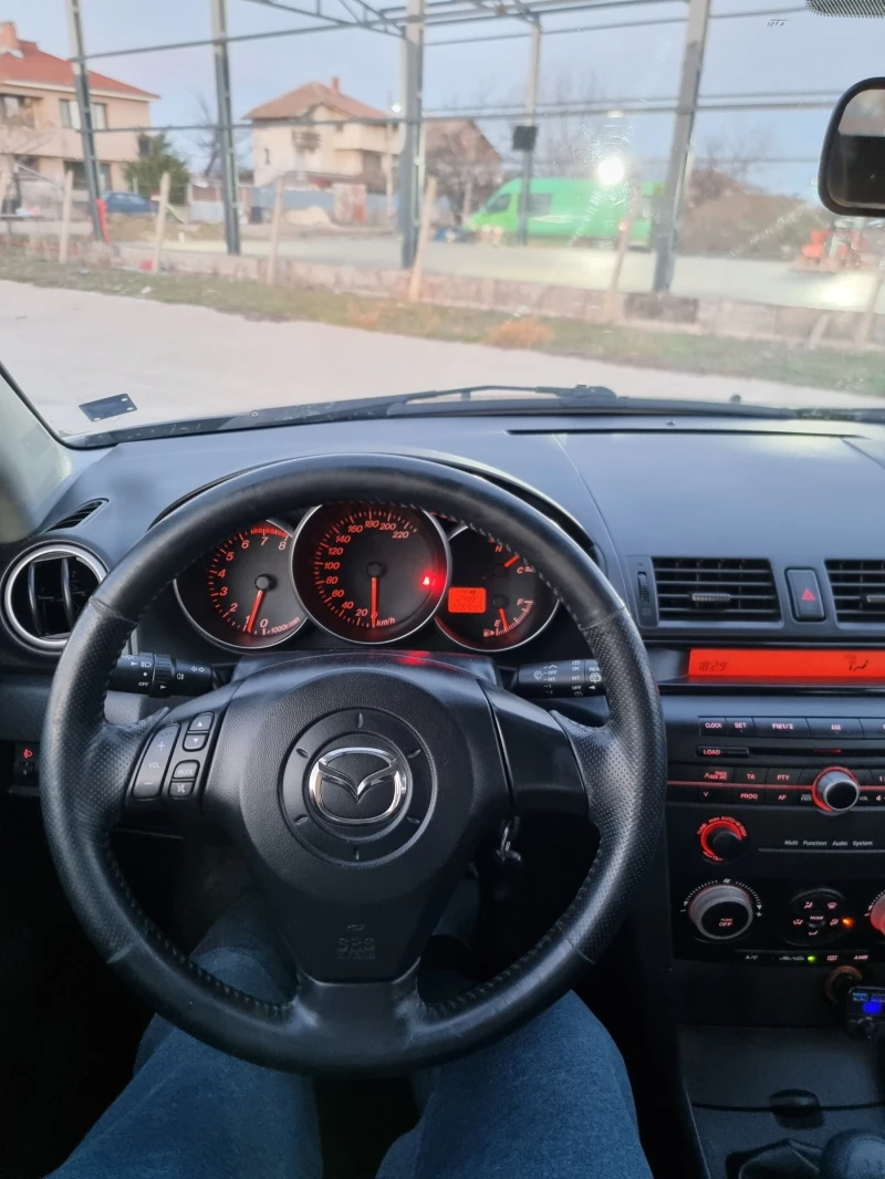 Mazda 3 1.6, снимка 16 - Автомобили и джипове - 49415538