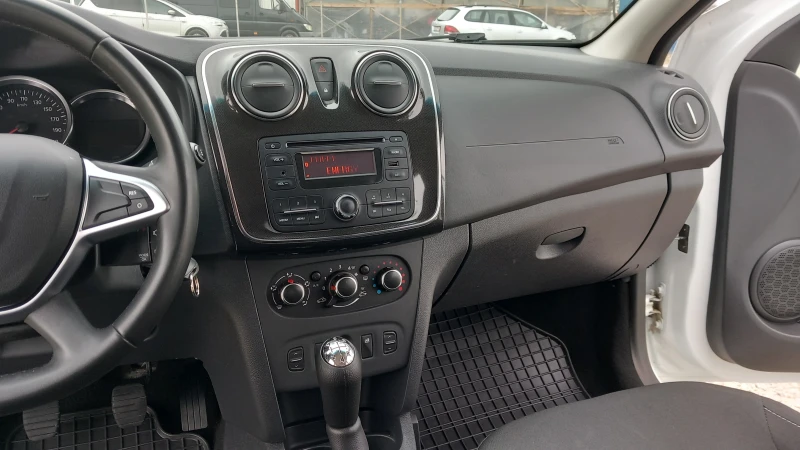 Dacia Sandero 1.0i - 51000км!!!КЛИМАТИК/АВТОПИЛОТ/ПАРКТРОНИК/, снимка 10 - Автомобили и джипове - 49499369