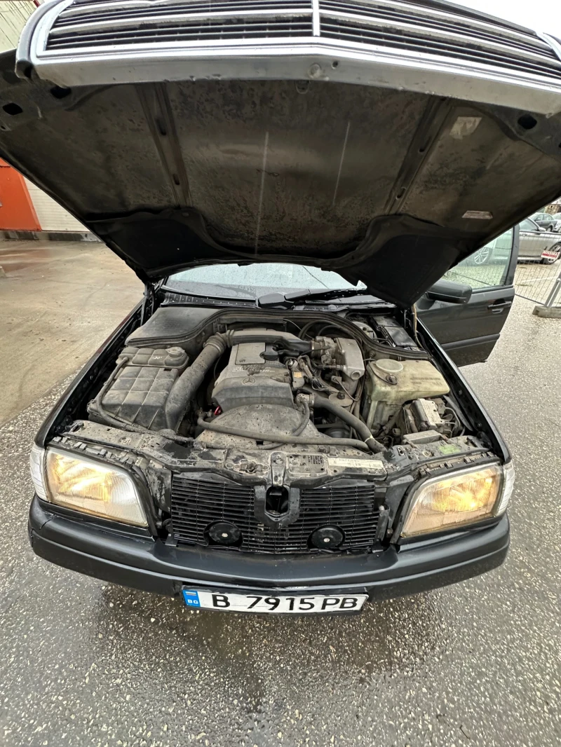 Mercedes-Benz C 180, снимка 13 - Автомобили и джипове - 50610149