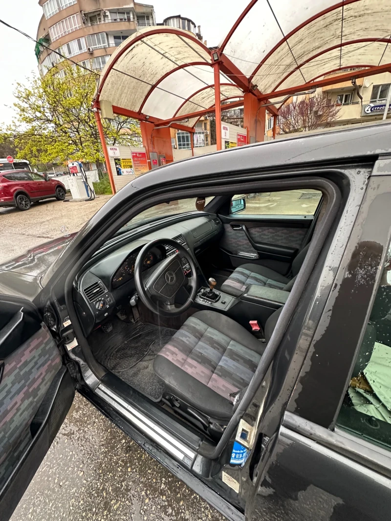 Mercedes-Benz C 180, снимка 8 - Автомобили и джипове - 50610149