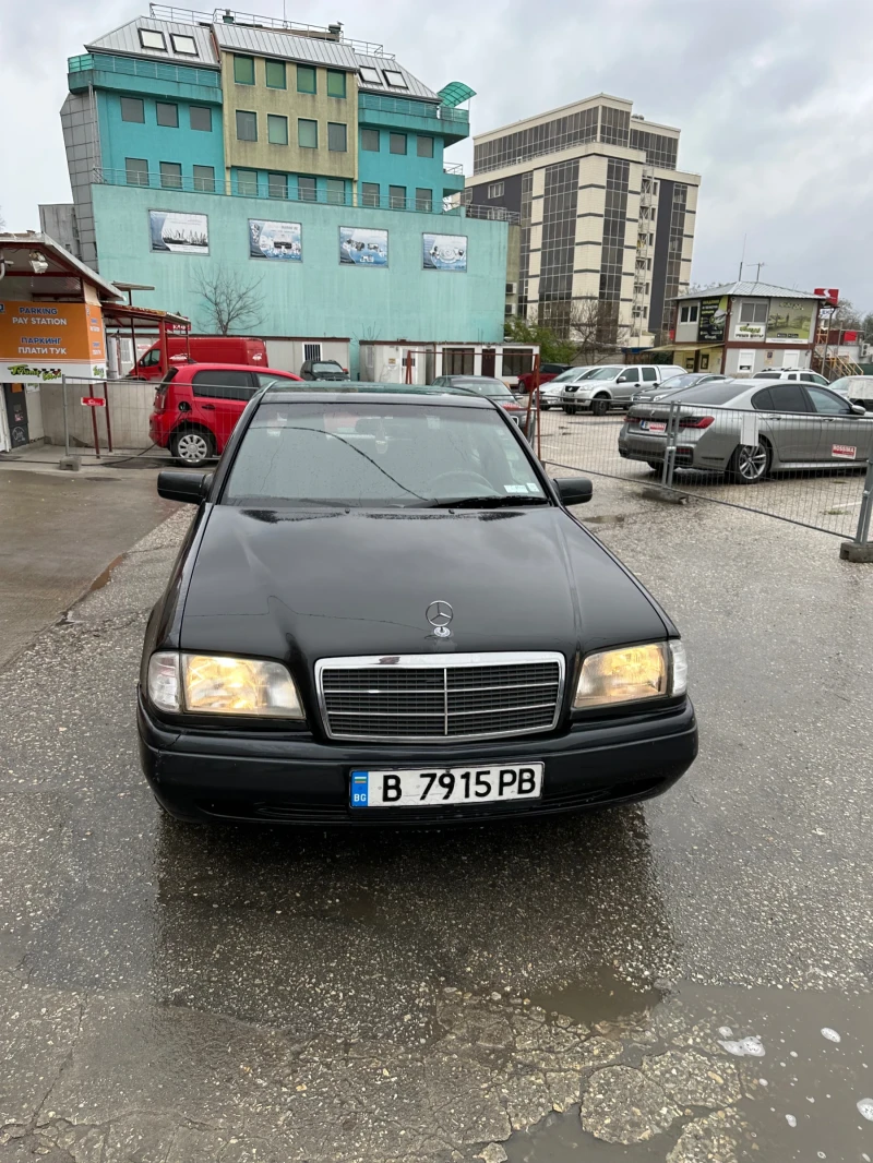 Mercedes-Benz C 180, снимка 7 - Автомобили и джипове - 50610149