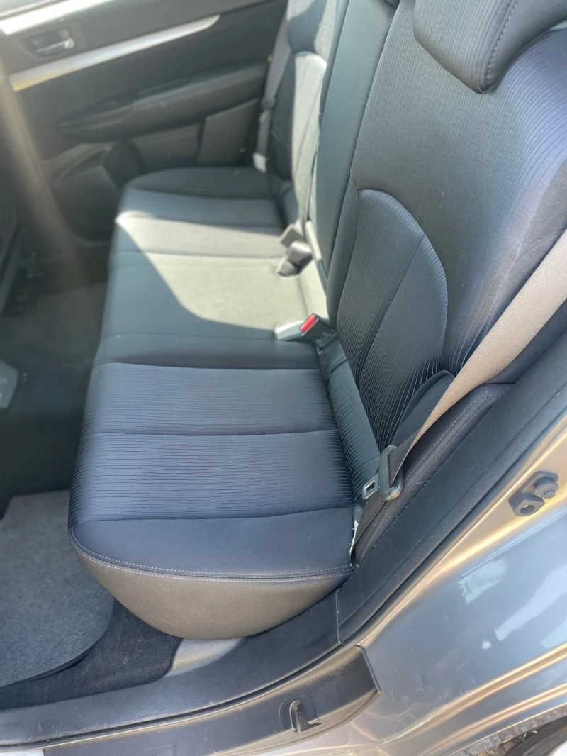 Subaru Legacy 2.5i Lineartronic 4x4 Xenon Швейцария ЛИЗИНГ!!!, снимка 8 - Автомобили и джипове - 52710734