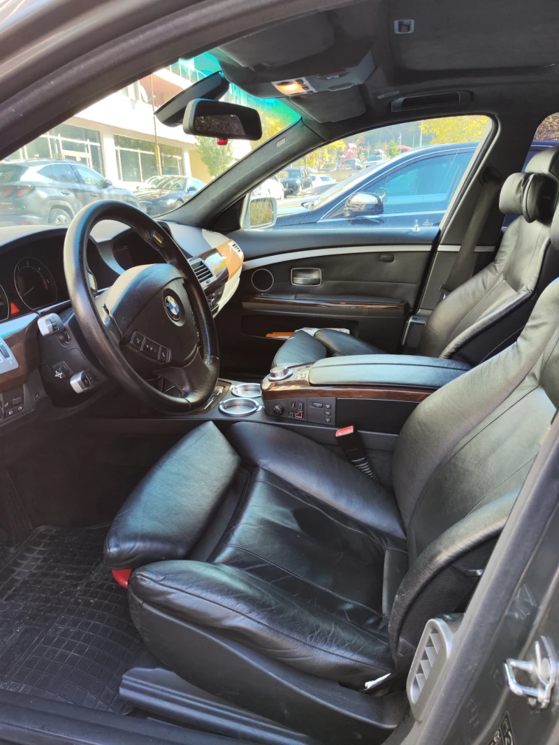 BMW 730 Alcantara/Soft Close/PDC/Keyless go/, снимка 6 - Автомобили и джипове - 52226120