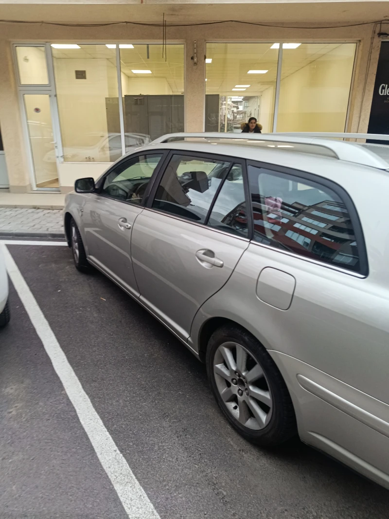 Toyota Avensis, снимка 3 - Автомобили и джипове - 53016317