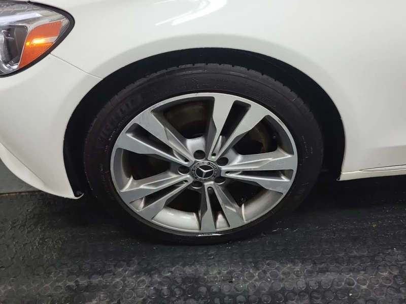 Mercedes-Benz C 300 * CARFAX * БЕЗ ПЪРВОНАЧАЛНА ВНОСКА, снимка 6 - Автомобили и джипове - 53089024