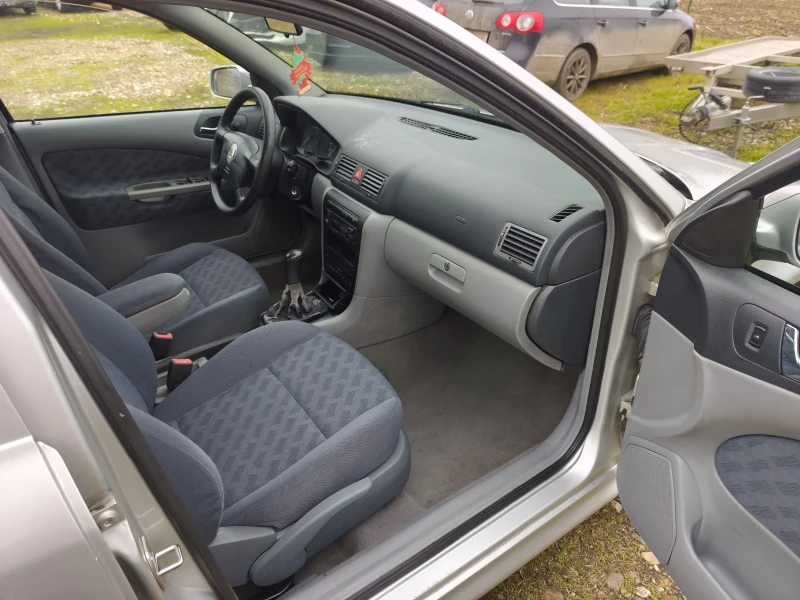 Skoda Octavia 1.9 TDI 90к.с. Клима, снимка 10 - Автомобили и джипове - 53434561