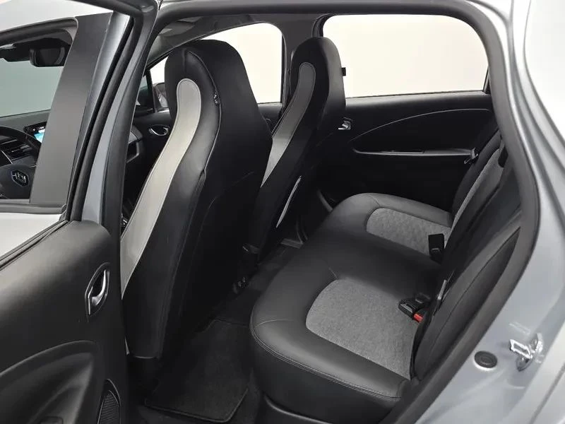 Renault Zoe, снимка 12 - Автомобили и джипове - 56688193