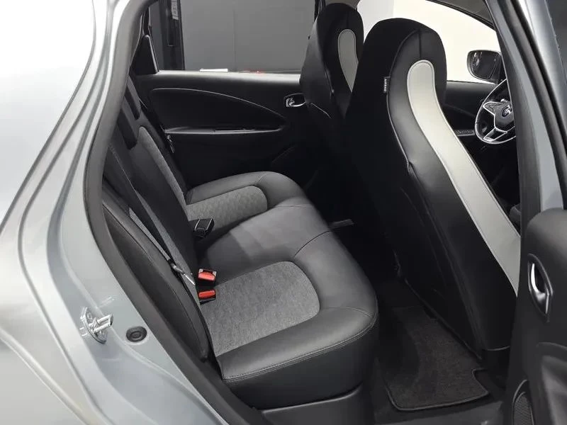 Renault Zoe, снимка 11 - Автомобили и джипове - 56688193