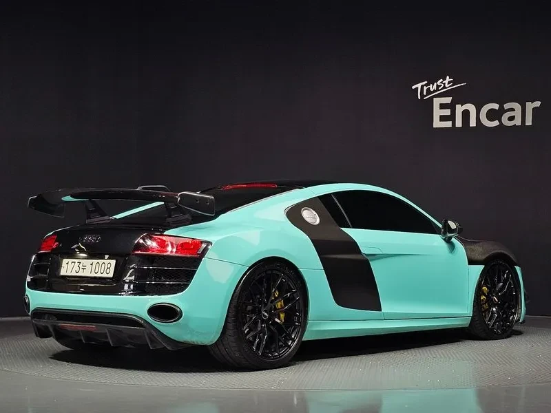 Audi R8 5.2 V10 Coupe| BANG&OLUFSEN, снимка 2 - Автомобили и джипове - 56709200