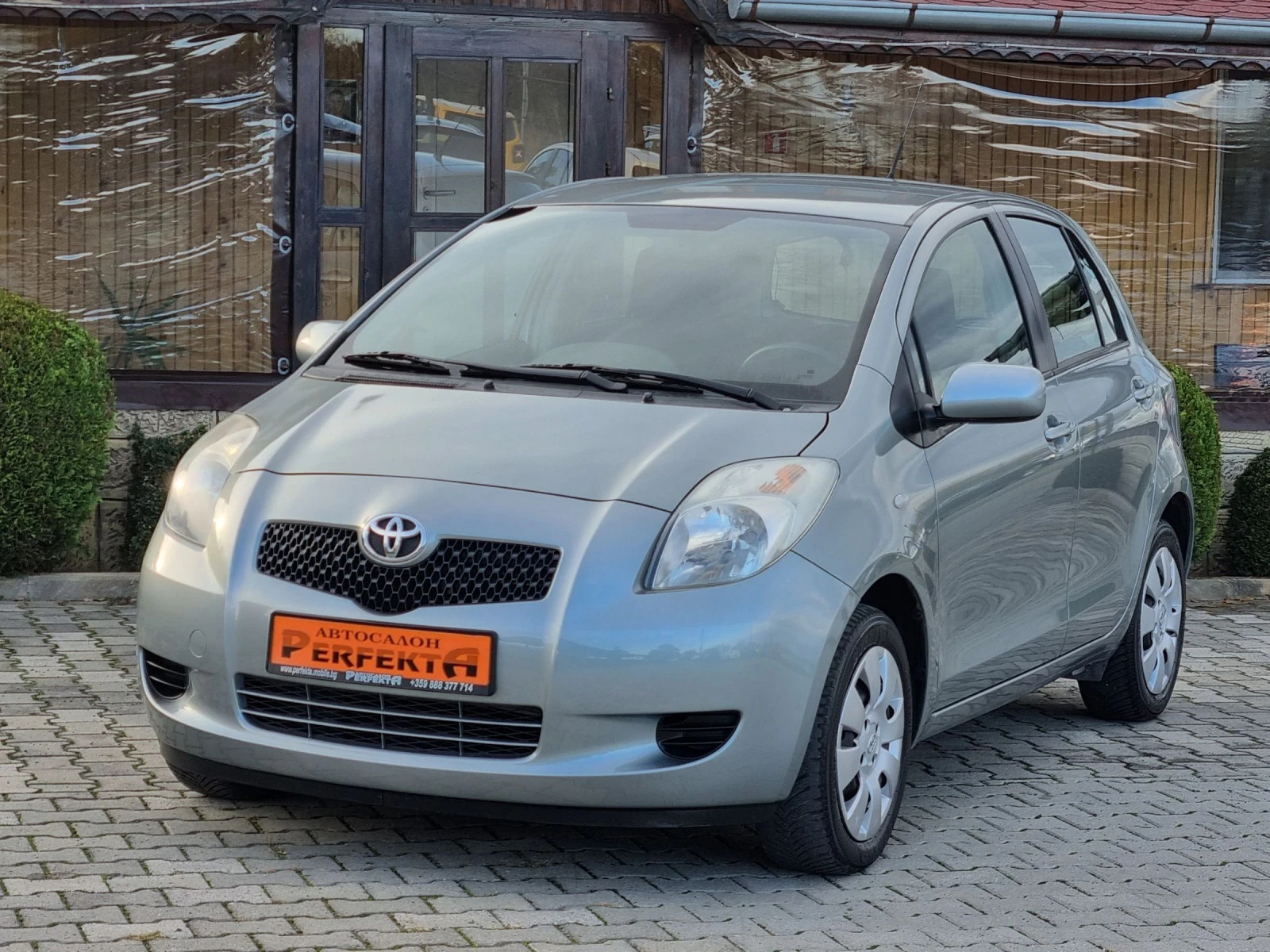 Toyota Yaris 1.0 бензин 69к.с. - изображение 2