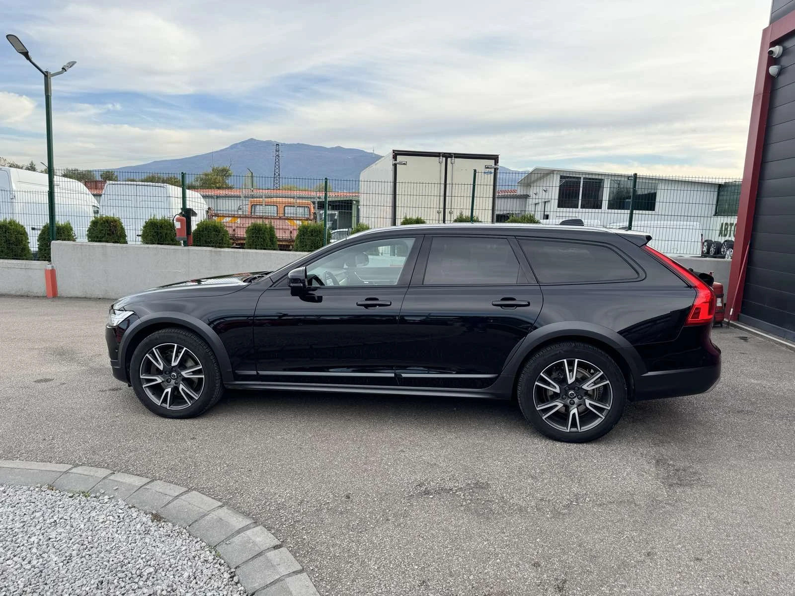 Volvo V90 Cross Country Volvo V90 Cross Country 2.0 D4 4x4 EURO 6B - изображение 7