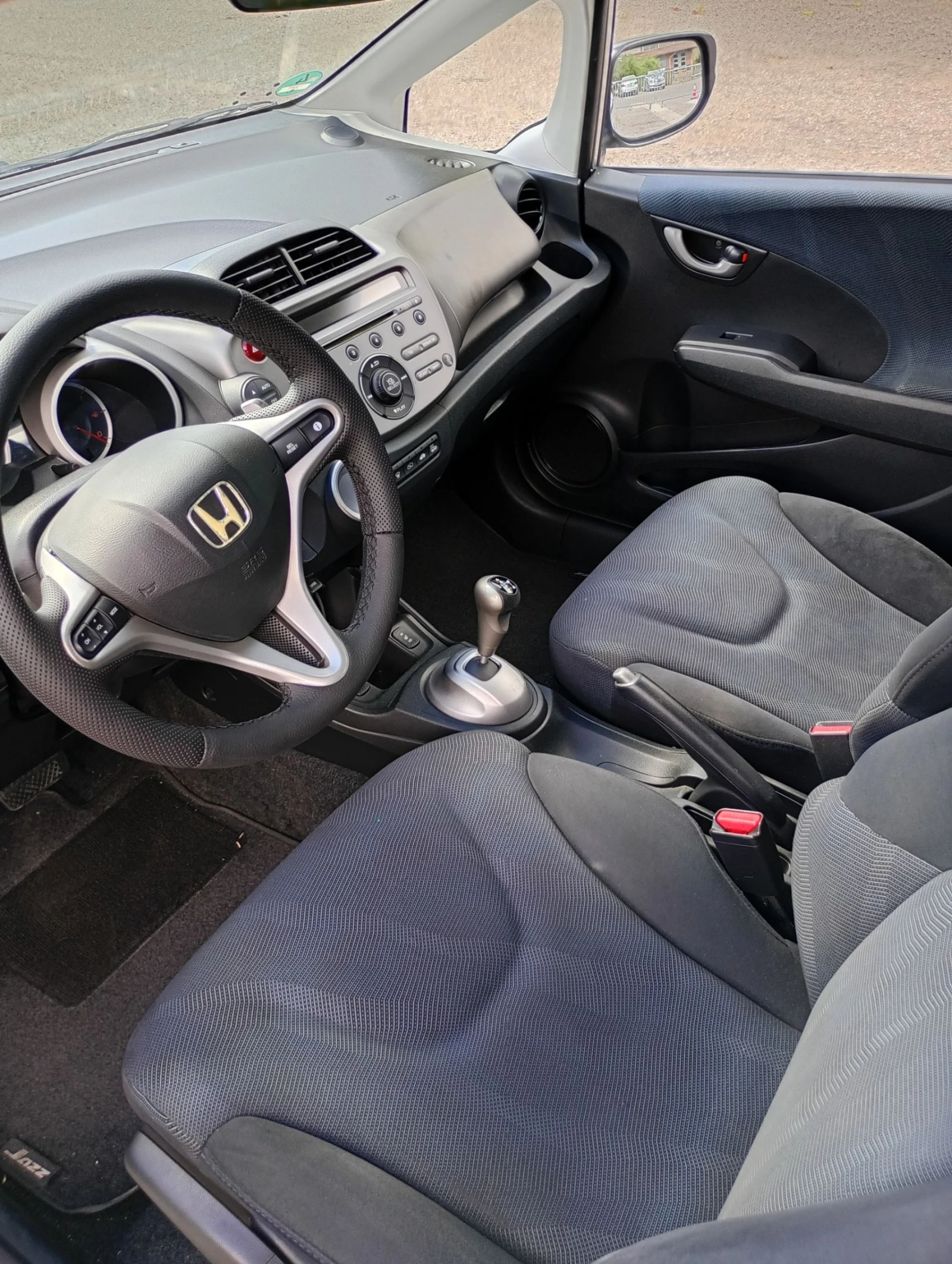 Honda Jazz 1.4i Автоматик - изображение 9